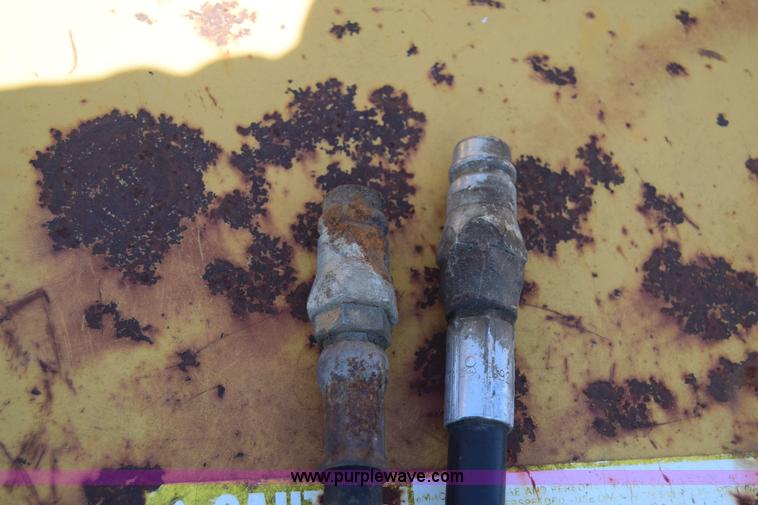 image for item J6597 1989 Vermeer 504I round baler