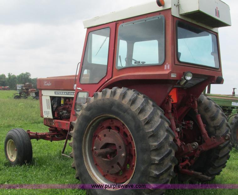 image for item J8530 International 1066 tractor
