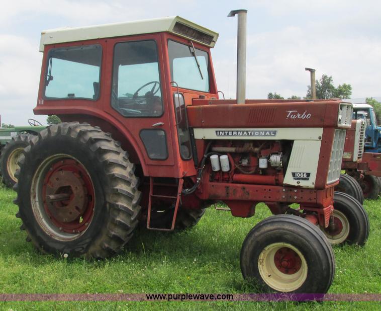 image for item J8530 International 1066 tractor