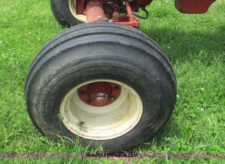 image for item J8530 International 1066 tractor