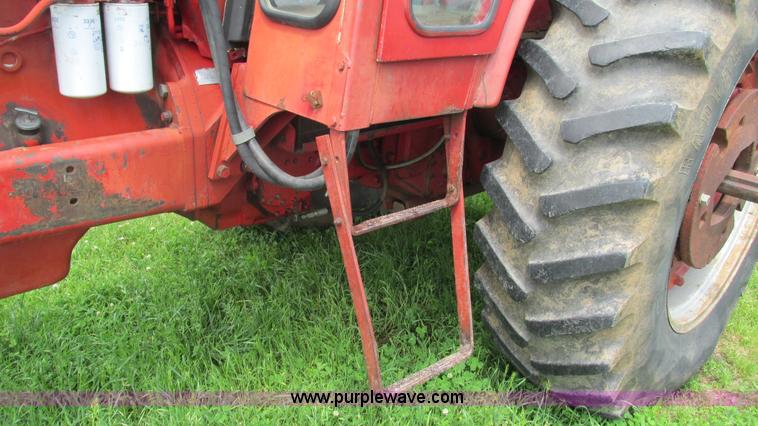 image for item J8530 International 1066 tractor