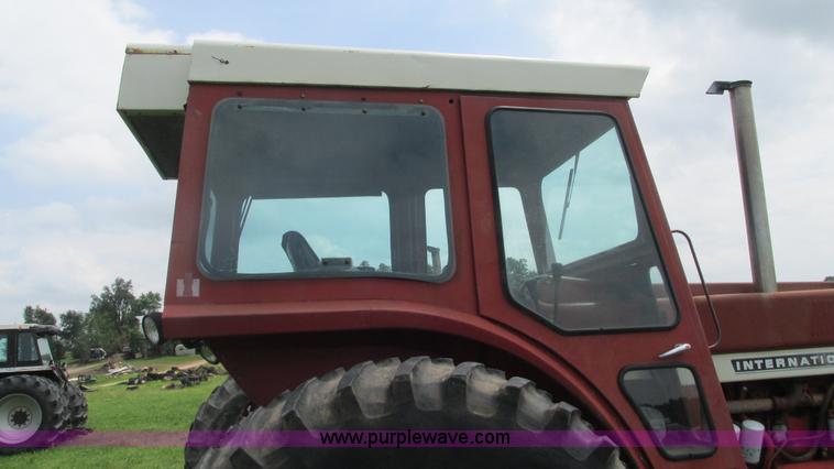 image for item J8530 International 1066 tractor