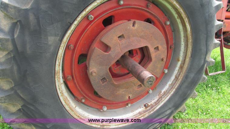 image for item J8530 International 1066 tractor