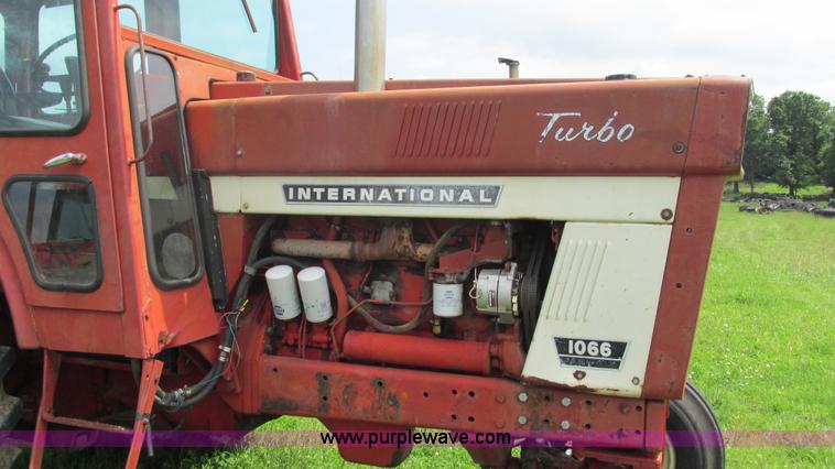 image for item J8530 International 1066 tractor
