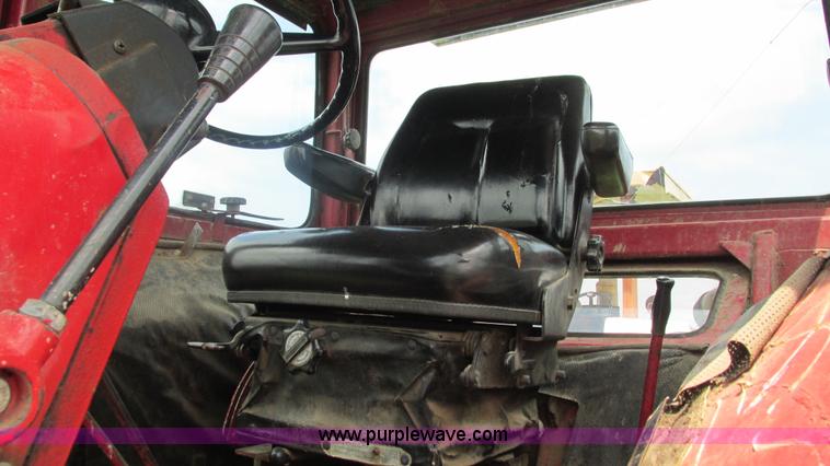 image for item J8530 International 1066 tractor