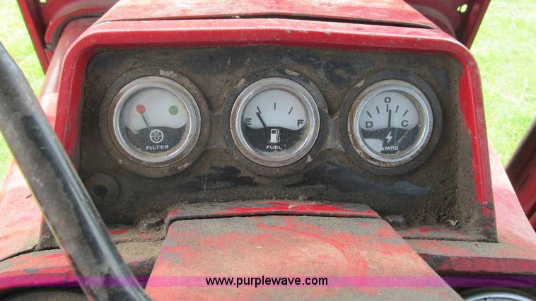 image for item J8530 International 1066 tractor