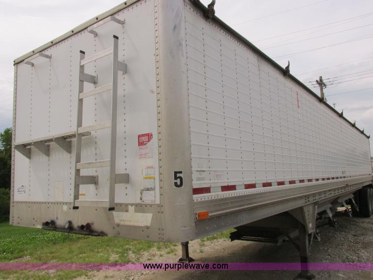 image for item K2149 1995 Wilson DWCH-100 double hopper bottom grain trailer