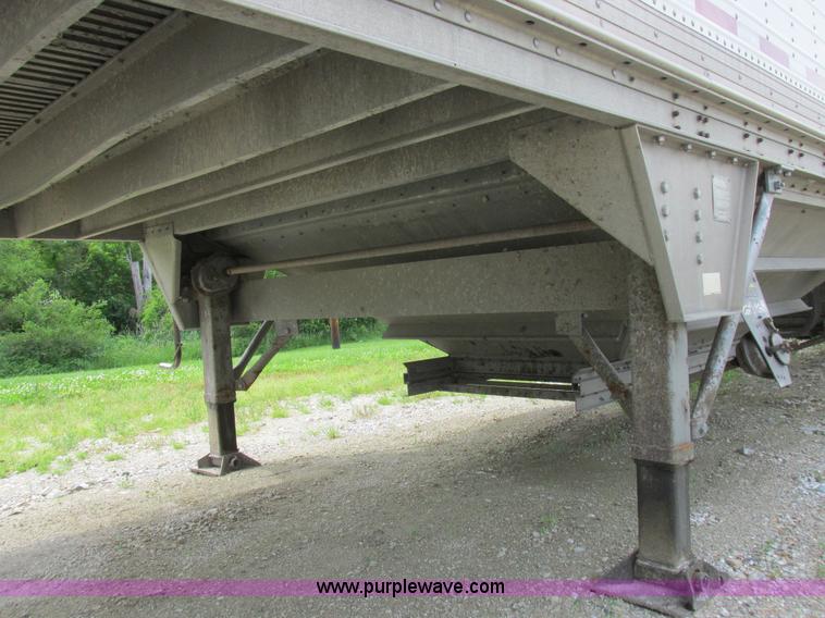 image for item K2149 1995 Wilson DWCH-100 double hopper bottom grain trailer