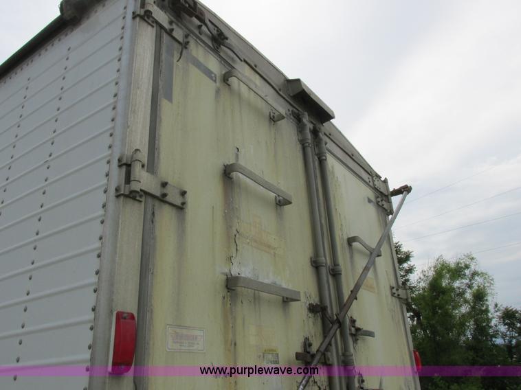 image for item K2149 1995 Wilson DWCH-100 double hopper bottom grain trailer