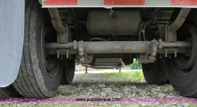 image for item K2149 1995 Wilson DWCH-100 double hopper bottom grain trailer