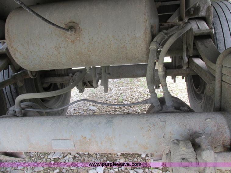 image for item K2149 1995 Wilson DWCH-100 double hopper bottom grain trailer