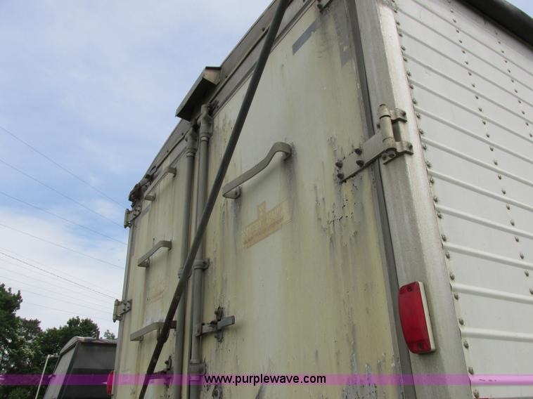 image for item K2149 1995 Wilson DWCH-100 double hopper bottom grain trailer