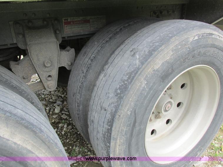 image for item K2149 1995 Wilson DWCH-100 double hopper bottom grain trailer