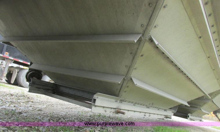 image for item K2149 1995 Wilson DWCH-100 double hopper bottom grain trailer