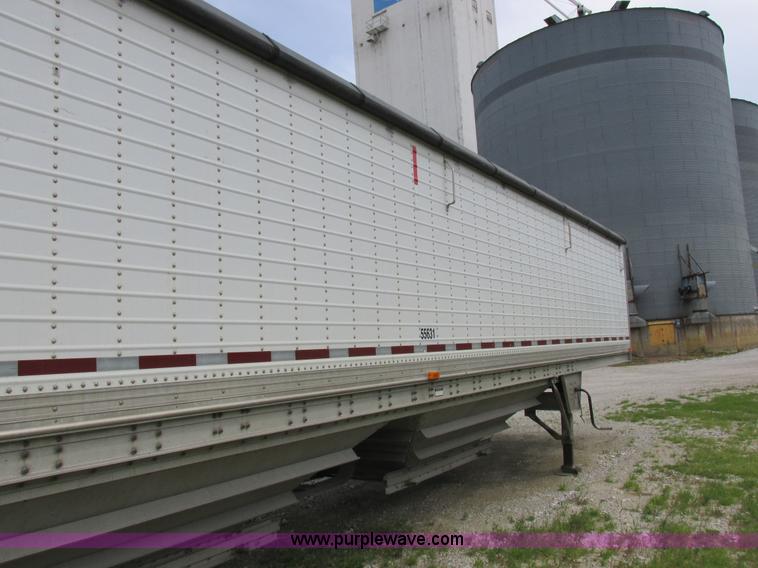 image for item K2149 1995 Wilson DWCH-100 double hopper bottom grain trailer
