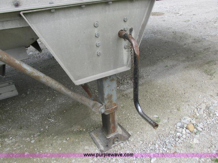 image for item K2149 1995 Wilson DWCH-100 double hopper bottom grain trailer