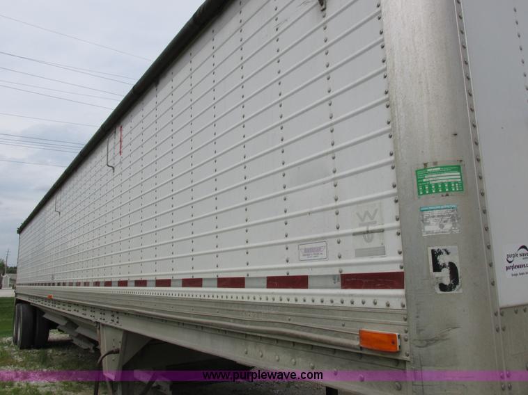 image for item K2149 1995 Wilson DWCH-100 double hopper bottom grain trailer