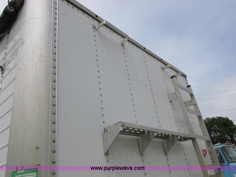 image for item K2149 1995 Wilson DWCH-100 double hopper bottom grain trailer