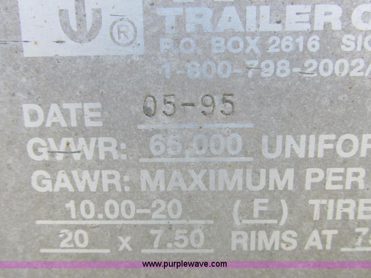 image for item K2149 1995 Wilson DWCH-100 double hopper bottom grain trailer