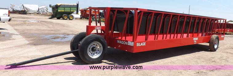 image for item K3960 Silage feeder wagon