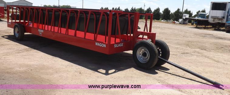 image for item K3960 Silage feeder wagon