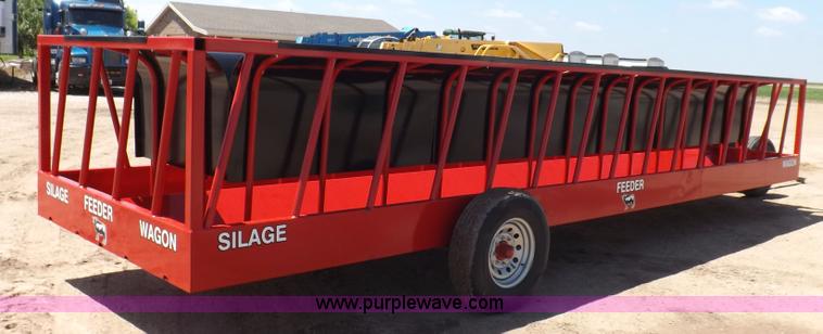 image for item K3960 Silage feeder wagon