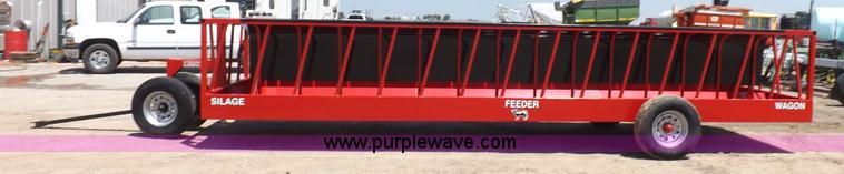 image for item K3960 Silage feeder wagon
