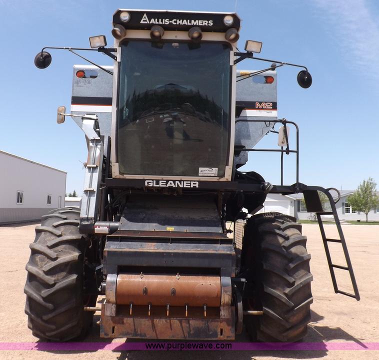 image for item K3977 1977 Gleaner M2 combine