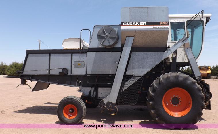 image for item K3977 1977 Gleaner M2 combine