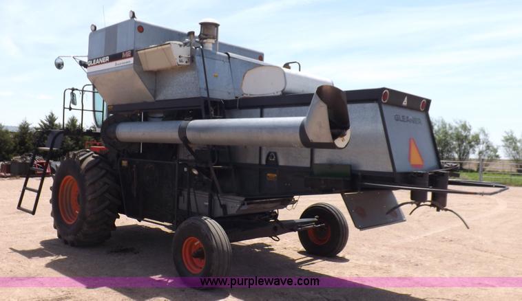 image for item K3977 1977 Gleaner M2 combine