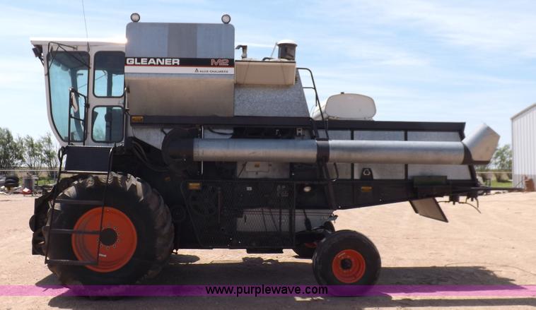 image for item K3977 1977 Gleaner M2 combine