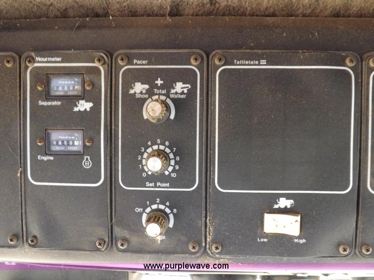 image for item K3977 1977 Gleaner M2 combine