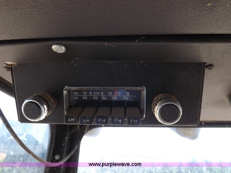 image for item K3977 1977 Gleaner M2 combine