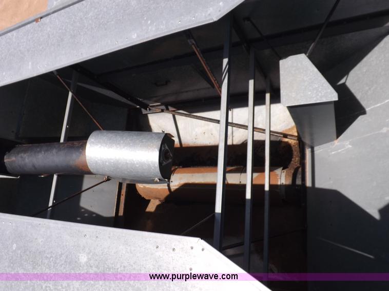 image for item K3977 1977 Gleaner M2 combine