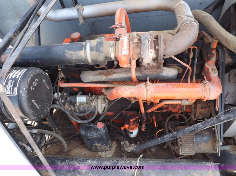 image for item K3977 1977 Gleaner M2 combine