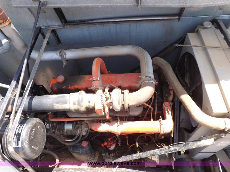 image for item K3977 1977 Gleaner M2 combine