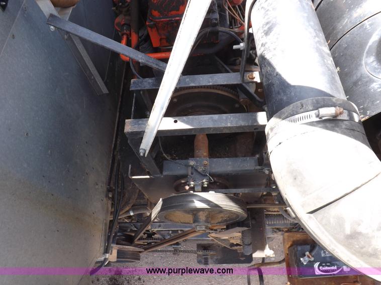 image for item K3977 1977 Gleaner M2 combine