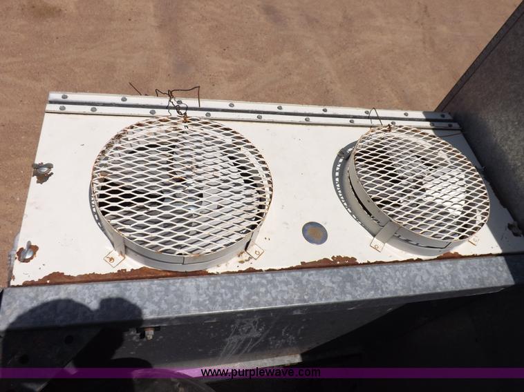 image for item K3977 1977 Gleaner M2 combine