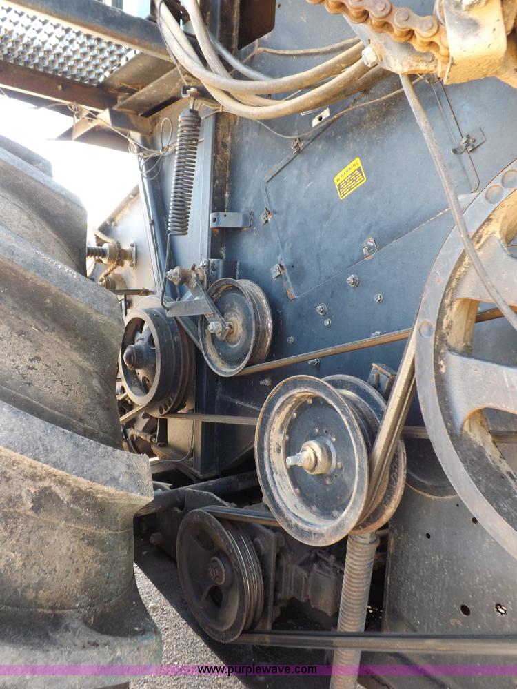 image for item K3977 1977 Gleaner M2 combine