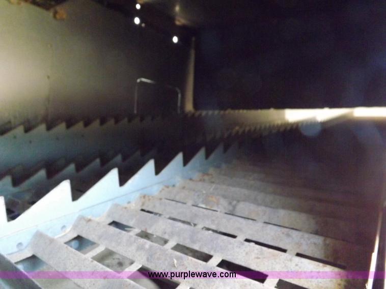 image for item K3977 1977 Gleaner M2 combine