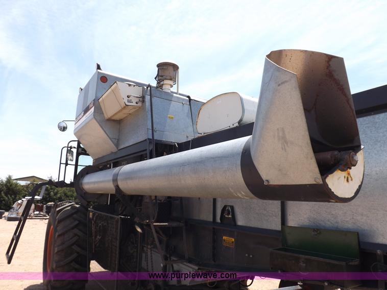 image for item K3977 1977 Gleaner M2 combine