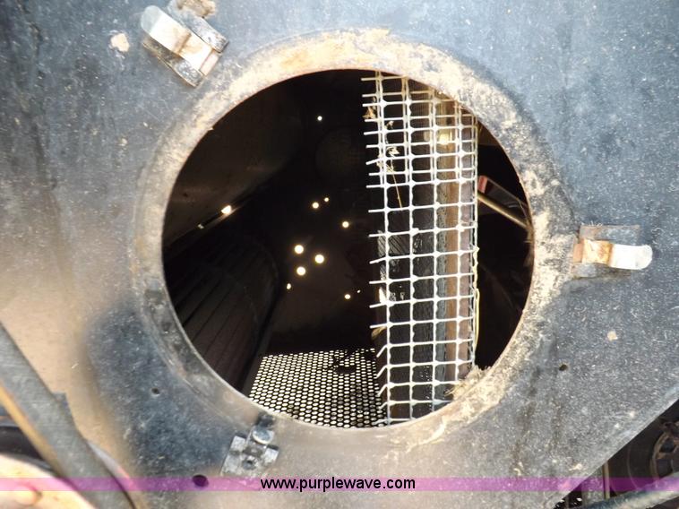 image for item K3977 1977 Gleaner M2 combine