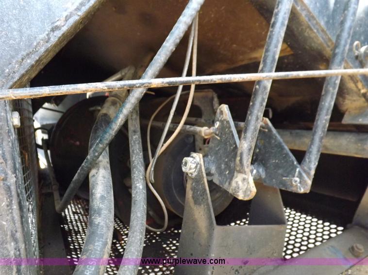 image for item K3977 1977 Gleaner M2 combine