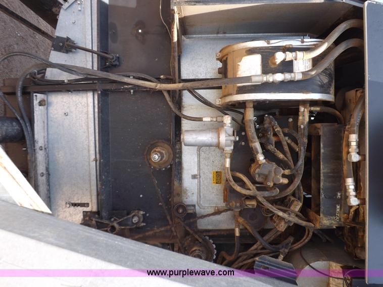 image for item K3977 1977 Gleaner M2 combine