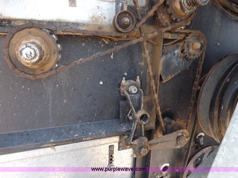 image for item K3977 1977 Gleaner M2 combine