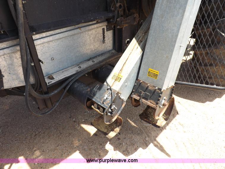 image for item K3977 1977 Gleaner M2 combine