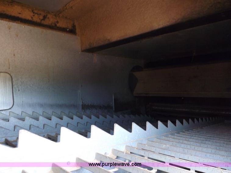 image for item K3977 1977 Gleaner M2 combine