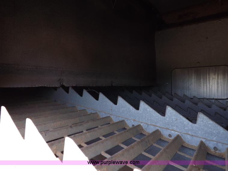 image for item K3977 1977 Gleaner M2 combine