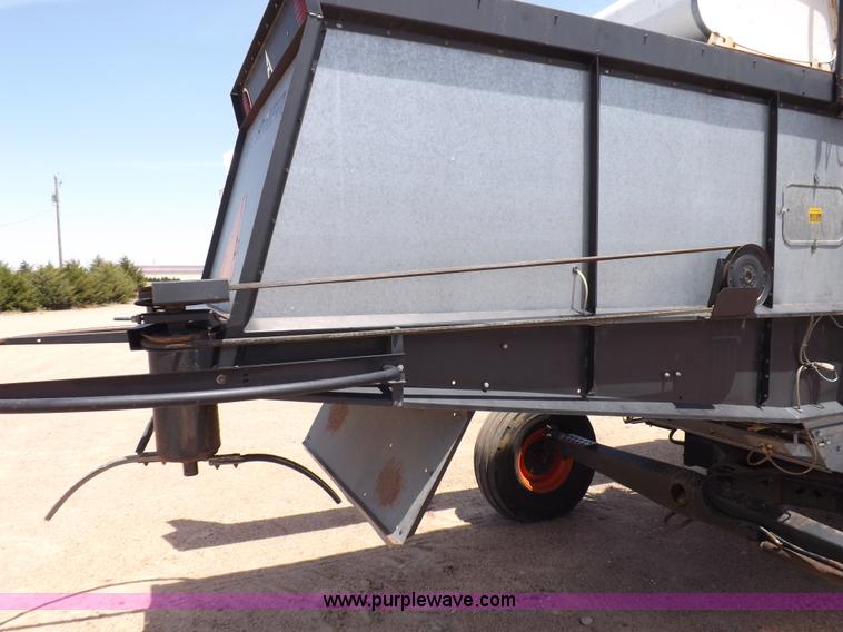 image for item K3977 1977 Gleaner M2 combine