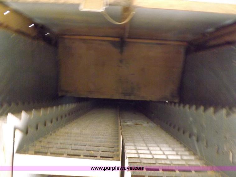 image for item K3977 1977 Gleaner M2 combine